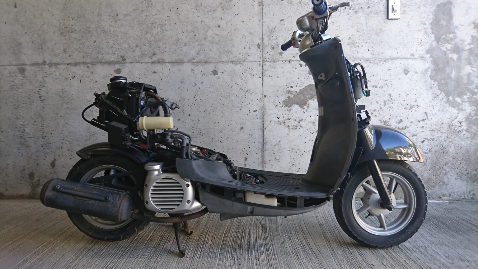 2サイクルと4サイクルエンジンの見分け方を楽しく解説【バイク編】 ガレージ隼人